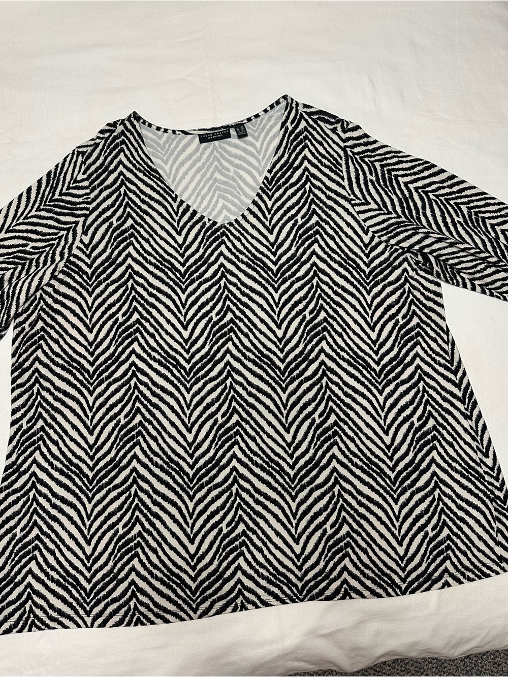 Susan Graver Weekend Black & White V-Neck Zebra Print Women's Top, 3/4 Sleeve